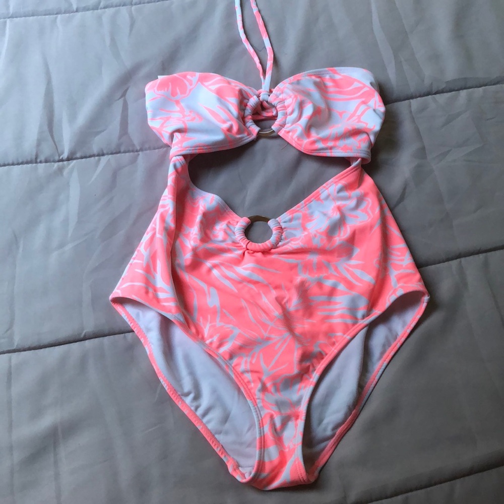 Bathing suit